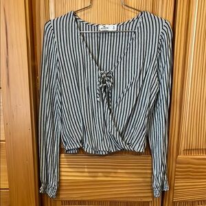 Hollister Black and White Long Sleeve Plunge V-Neck Blouse